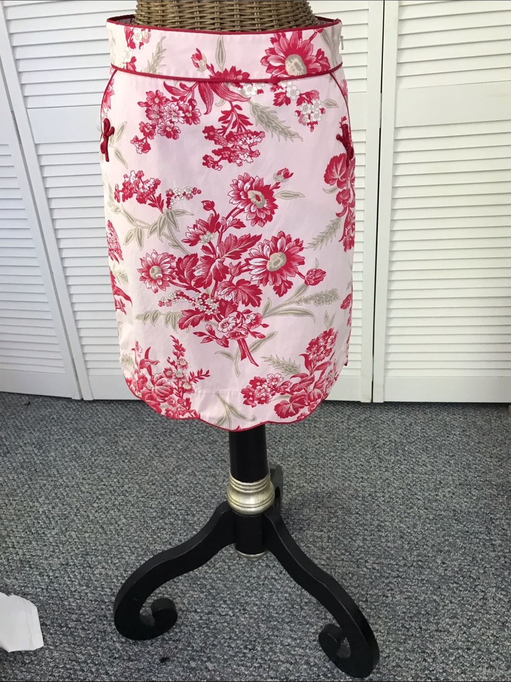 Ann Taylor LOFT Pink Floral Mini Skirt with Red Print